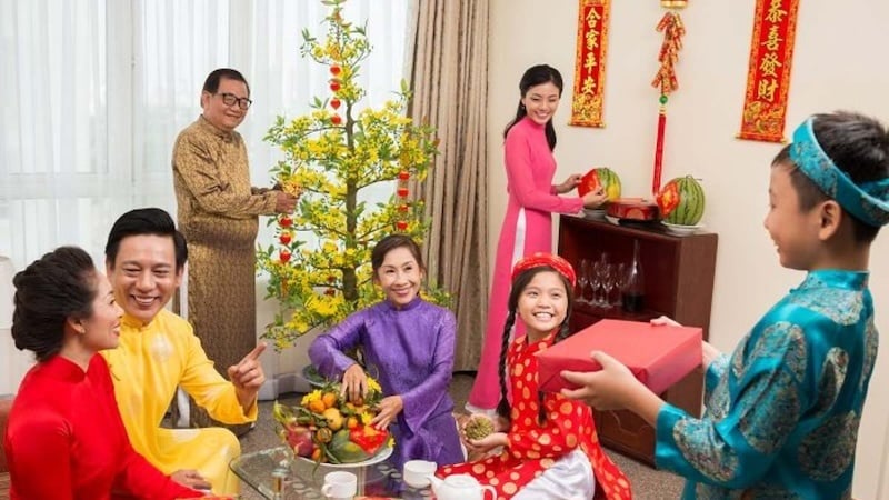 Ý nghĩa nhân văn của phong tục gửi tặng bài thơ chúc tết đầu xuân