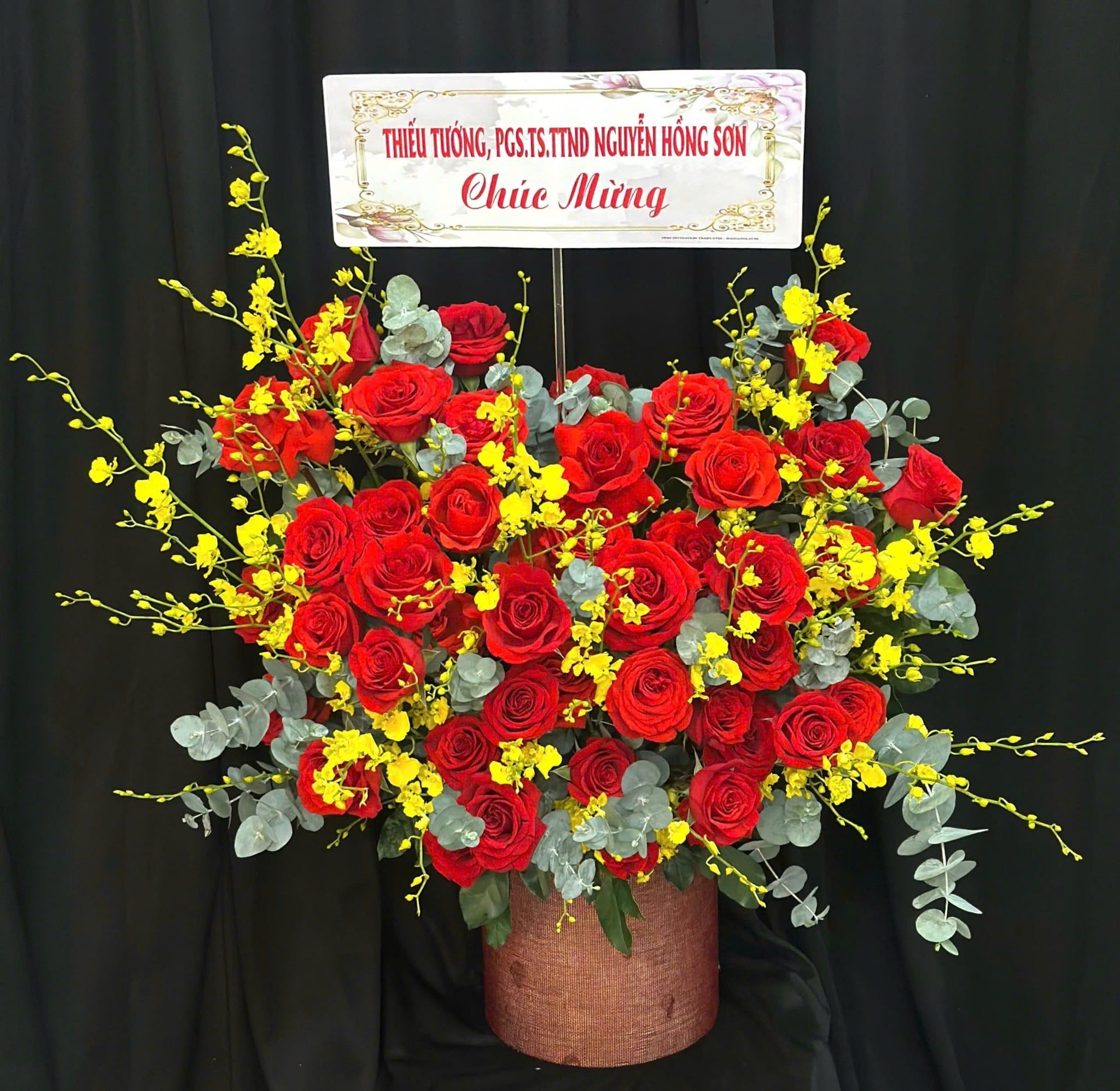  Hộp Hoa Đỏ Nồng  - HH124 
