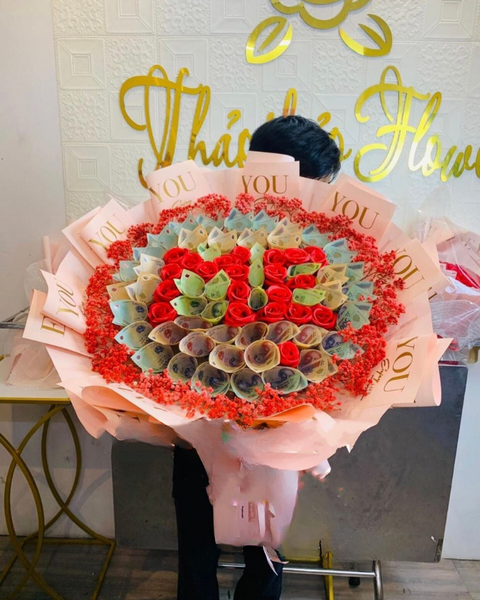 Hoa Tiền: Bó Hoa Tiền Mix Hoa Chữ Mẹ - BT18 - Hoa tặng mẹ