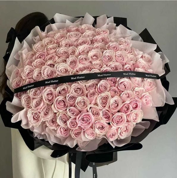Mẫu Bó hoa hồng 100 bông đẹp, tặng người yêu.