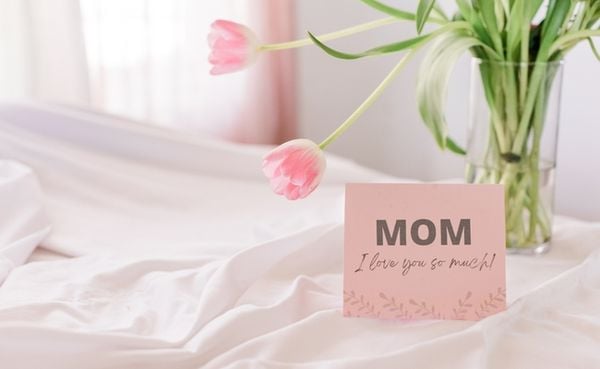 Hoa tặng mẹ mang thông điệp