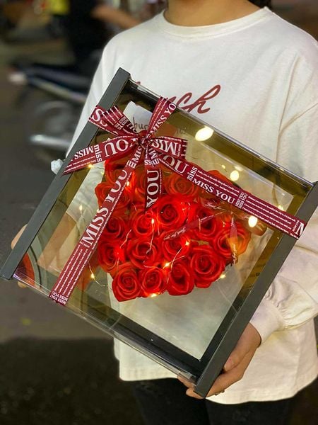 Hộp hoa sáp 20/10 trái tim siêu xinh, độc lạ (Nguồn: Sưu tầm)