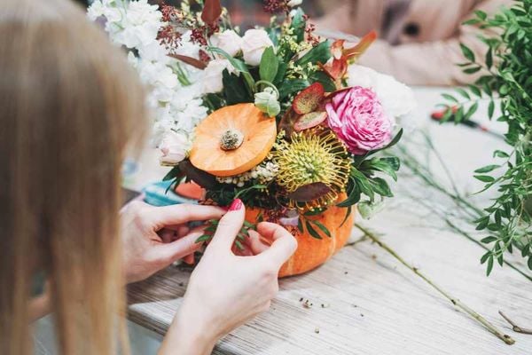Đâu là những nguyên tắc cần biết trước khi cắm hoa đẹp để bàn? Cùng tìm hiểu nhé!