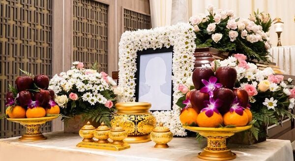 Những câu chuyện và quan niệm truyền thống về di ảnh trong ngày tang lễ của người Việt?