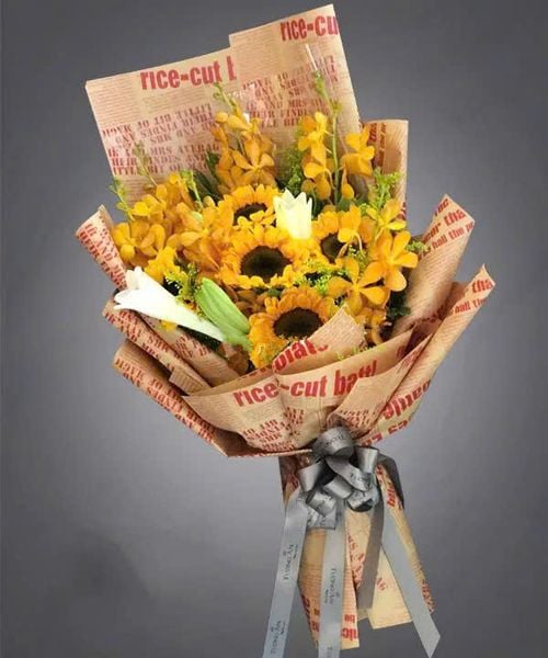 Bó Hoa Niềm Vui Mới - HBD168 được bó với 6 Cành Hoa Lan Mokara Vàng
